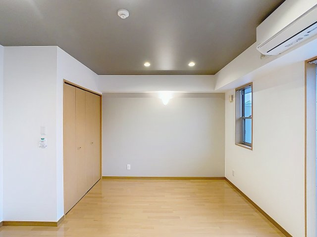 アイリスコートの居間・リビング