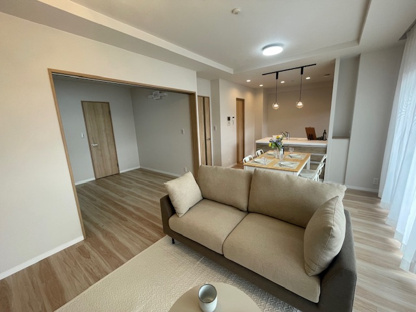 【居間・リビング】サーパス下松中央線 