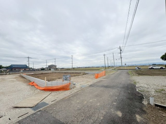 【前面道路含む現地写真】 | 川越市鴨田　建築条件付売地　西武新宿線『本川越駅』バス17分　【芳野小学区】