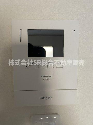 荒川3丁目中古戸建の防犯設備|モニター付きインターホンがあり女性やお子様にも安心です！