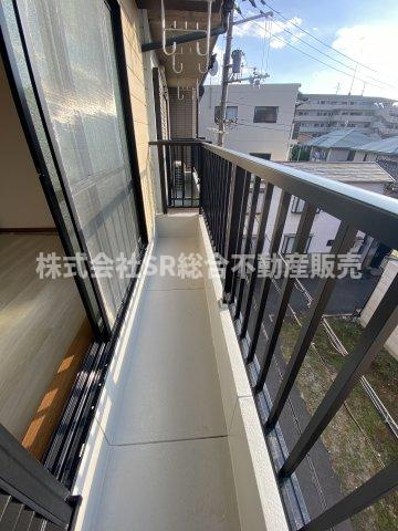 荒川3丁目中古戸建のバルコニー|西側のバルコニーも2面ございます！