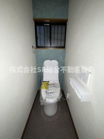 荒川3丁目中古戸建のトイレ|トイレは2か所にございます！