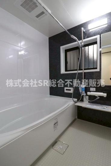 荒川3丁目中古戸建の浴室|足を伸ばしてゆったりと浸かれます♪