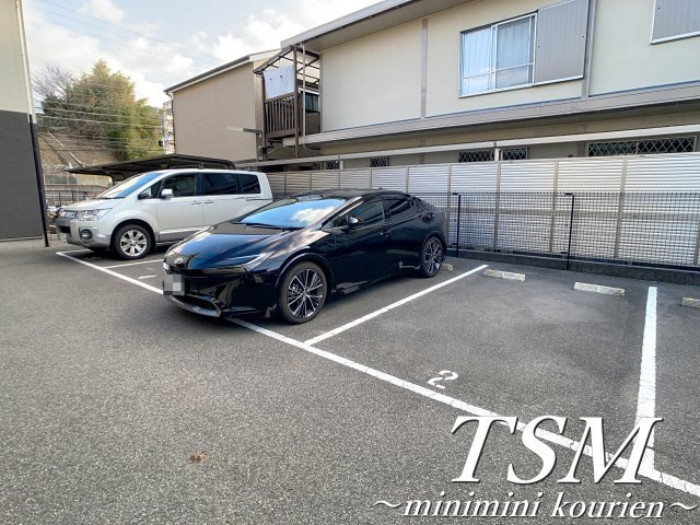 ルシアコートＭＩＴＳＵＹＡの駐車場