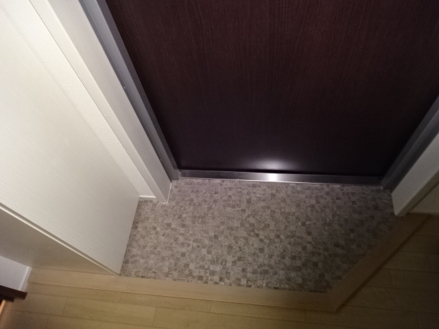 平井ＳＫハイツの玄関