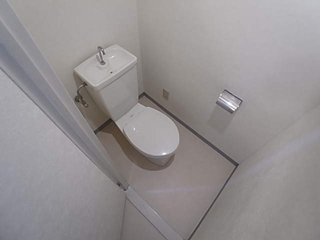 神戸市須磨区戸政町４丁目の賃貸マンションのトイレ