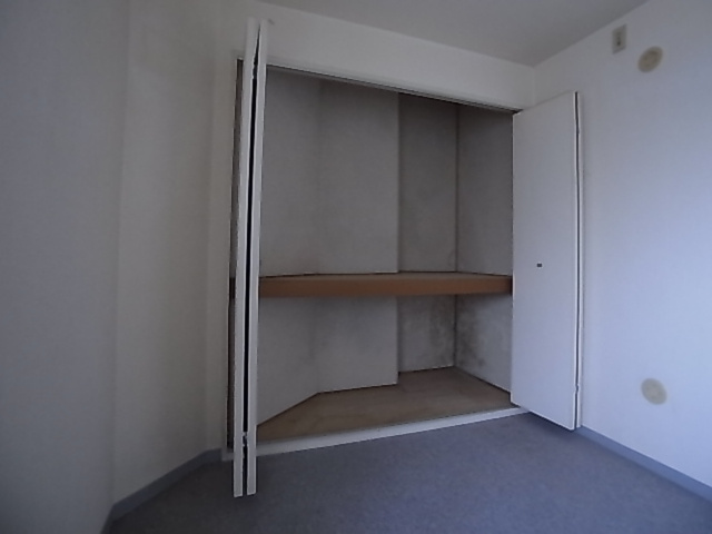 神戸市須磨区戸政町４丁目の賃貸マンションの収納|クローゼット