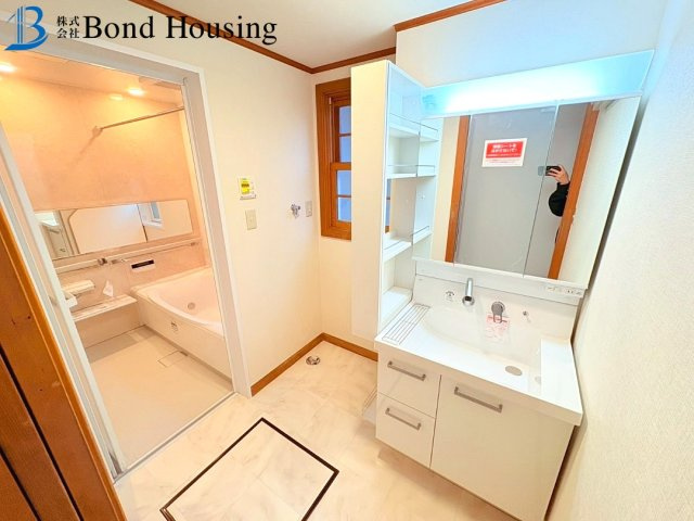 三方角地　令和４年４月リフォ済み　大久保町西脇　中古戸建の独立洗面台