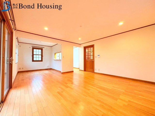 三方角地　令和４年４月リフォ済み　大久保町西脇　中古戸建の居間・リビング