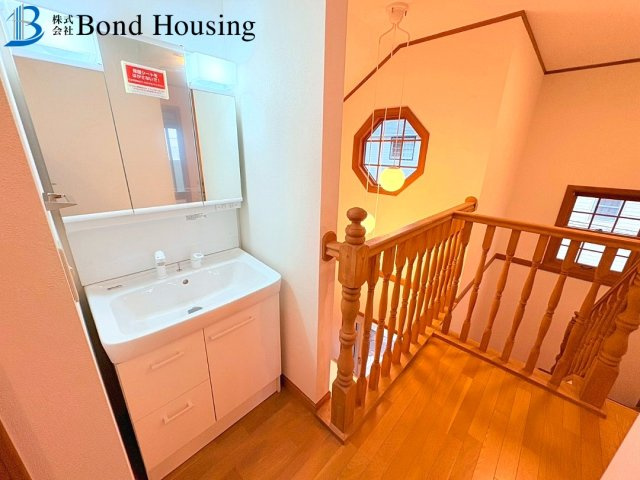 三方角地　令和４年４月リフォ済み　大久保町西脇　中古戸建の独立洗面台