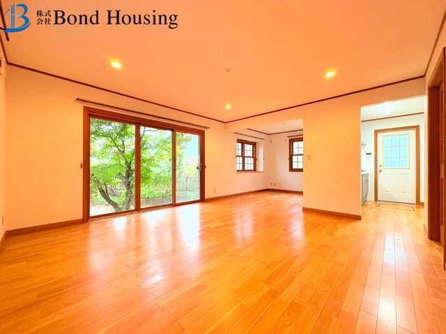 三方角地　令和４年４月リフォ済み　大久保町西脇　中古戸建の居間・リビング