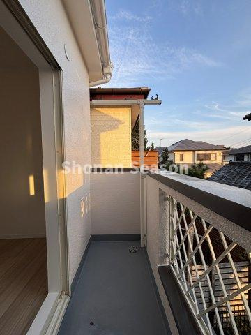 【バルコニー】 | 洗濯物やお布団も乾きやすい南向きのバルコニー◎