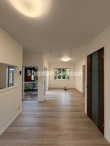 【居間・リビング】 | 汚れてもサッと拭け日々のお掃除ラクラクなフローリング♪