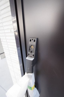 【防犯設備】 | 【仲介手数料無料！！】府中市府中町3丁目　新築戸建て（全3棟）2号棟　7290万円 | 玄関扉はカードキー対応