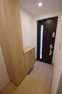 【玄関】 | 【仲介手数料無料！！】府中市府中町3丁目　新築戸建て（全3棟）2号棟　7290万円