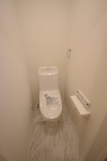 【トイレ】 | 【仲介手数料無料！！】府中市府中町3丁目　新築戸建て（全3棟）2号棟　7290万円