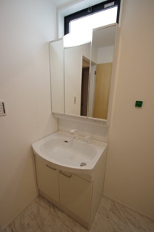 【独立洗面台】 | 【仲介手数料無料！！】府中市府中町3丁目　新築戸建て（全3棟）2号棟　7290万円