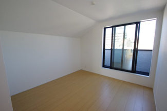 【寝室】 | 【仲介手数料無料！！】府中市府中町3丁目　新築戸建て（全3棟）2号棟　7290万円 | 3階7.1帖、主寝室