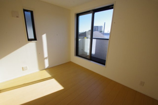 【洋室】 | 【仲介手数料無料！！】府中市府中町3丁目　新築戸建て（全3棟）2号棟　7290万円 | 3階5.3帖洋室