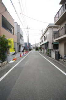 【前面道路含む現地写真】