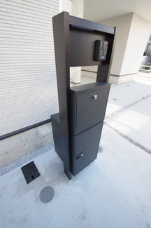 【設備】 | 【仲介手数料無料！！】府中市府中町3丁目　新築戸建て（全3棟）2号棟　7290万円 | 宅配ボックス付き郵便受け