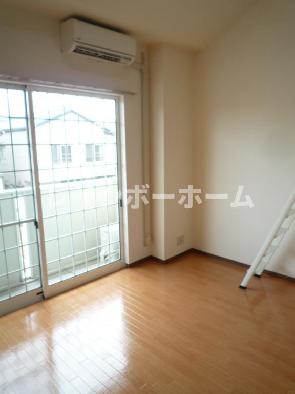 ヴァーグ弐番館の居間・リビング