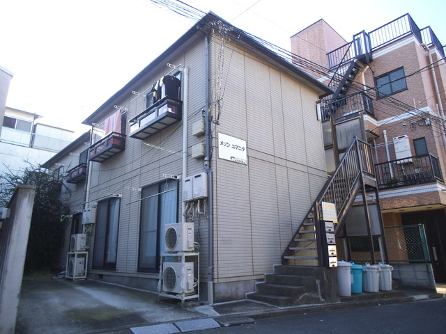 メゾン・ユマニテの外観|2階へは階段で！