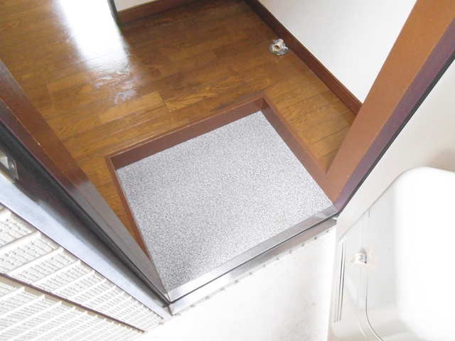 メゾン・ユマニテの玄関|玄関部分です！