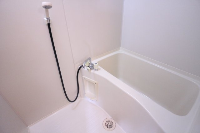 ジュネス名谷の浴室