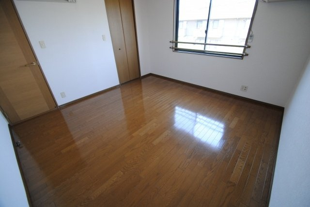 バティール西小森野A棟の洋室|使い勝手のいい洋室です