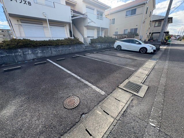 ツインズAの駐車場