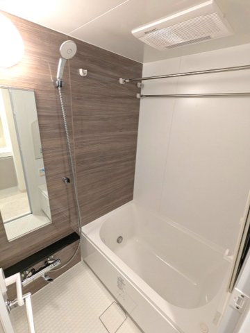 PROUD FLAT日本橋馬喰町の浴室|追焚オートバス、浴室換気乾燥機、ワイドシャワーヘッド