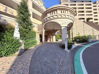 【エントランス】 | レイディアント横濱ユーロヒルズ