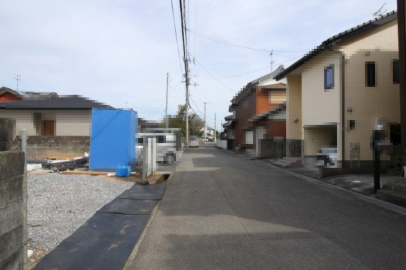 介良（中野団地）新築戸建　3号地（西棟）（全2区画）の前面道路含む現地写真
