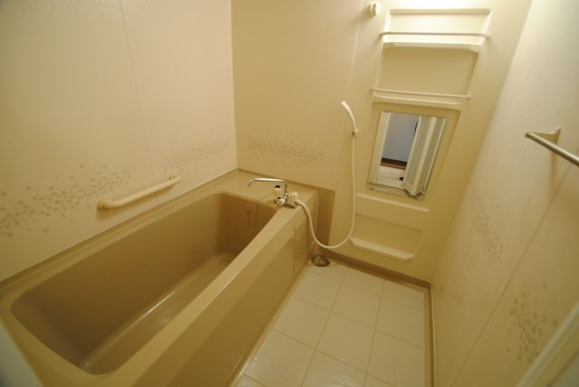 バティール西小森野A棟の浴室|※別号室のお写真です