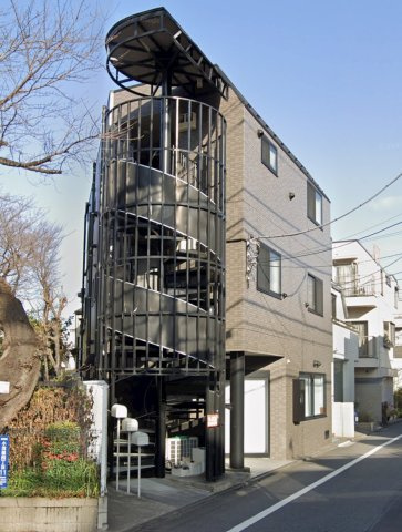 シャトル小茂根の外観