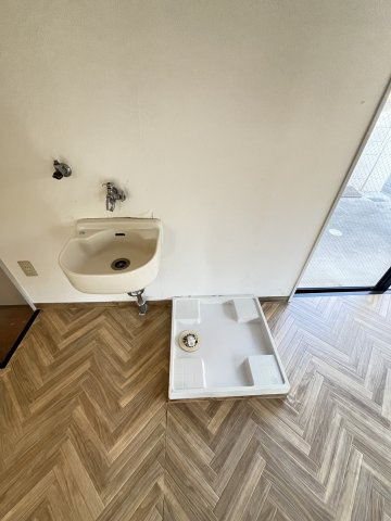 シャトル小茂根の設備