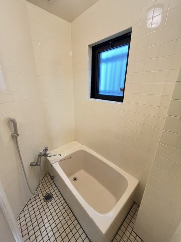 シャトル小茂根の浴室