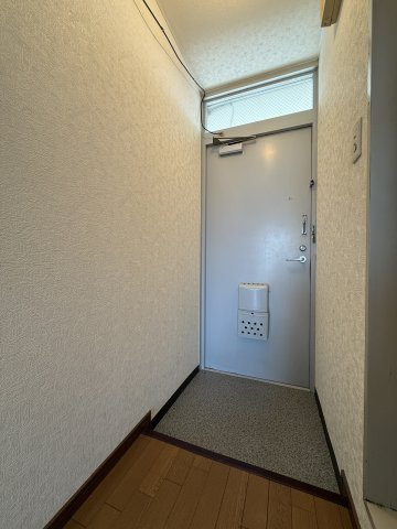 ヴェラハイツ佳の玄関