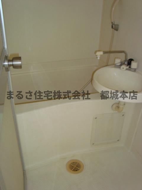 ロワイヤルヒルズ「水道料込み」の浴室