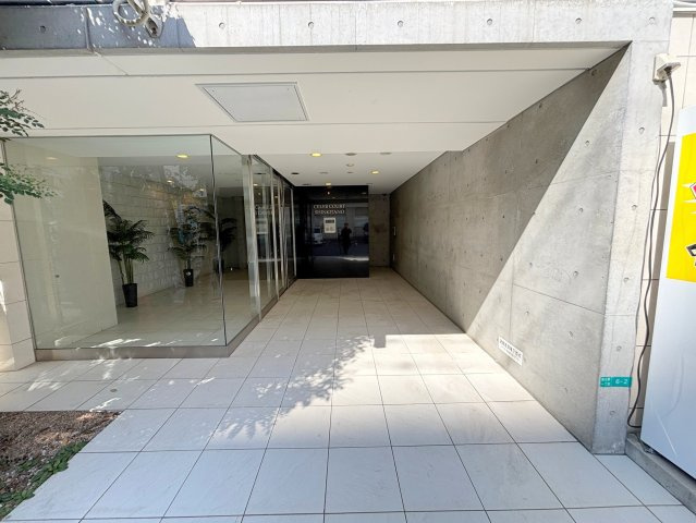 セレブコート新北野のエントランス