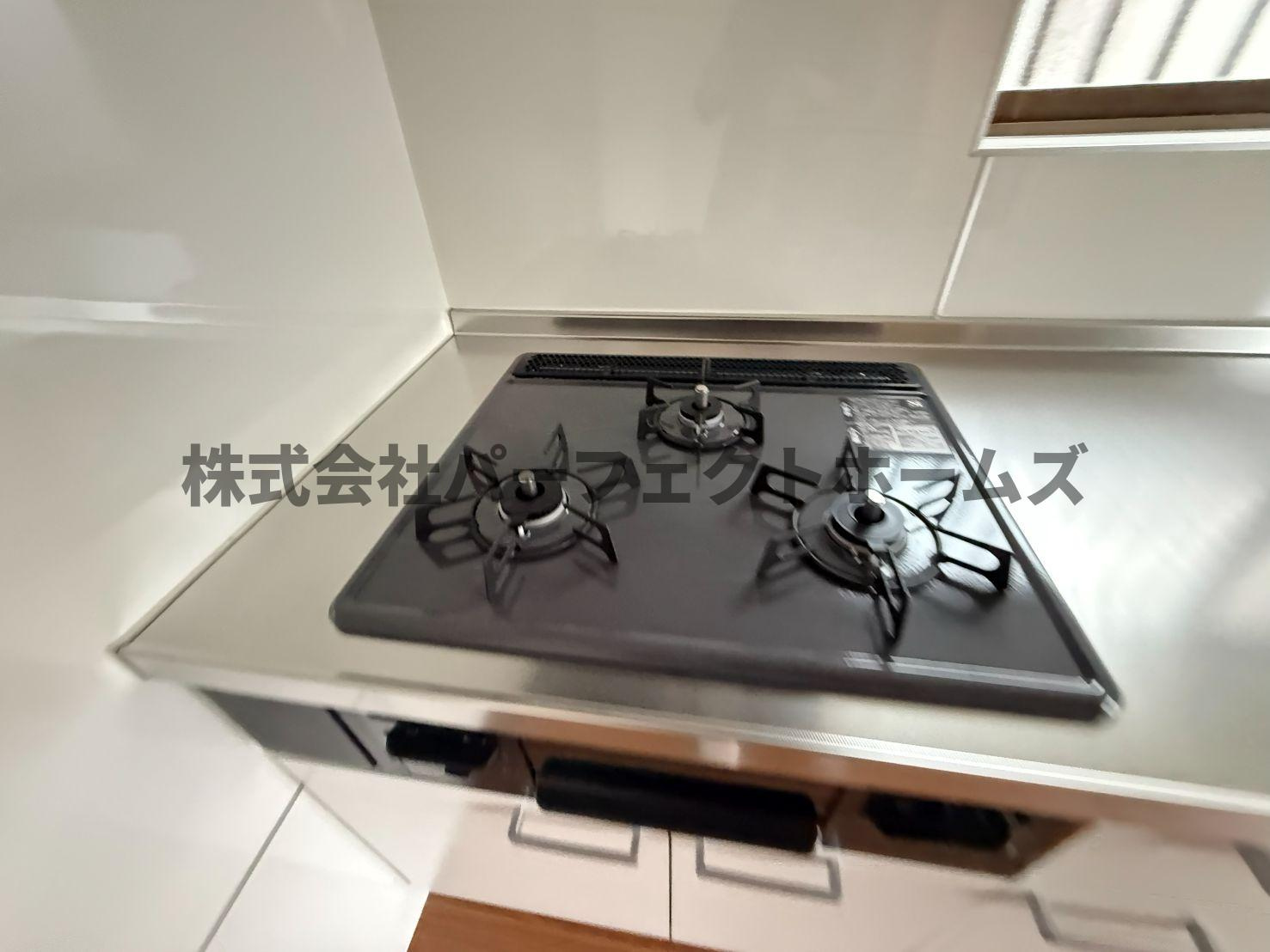 仁和寺町戸建　賃貸のキッチン|キッチンでお料理をお楽しみください