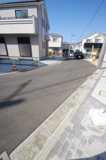 【前面道路含む現地写真】
