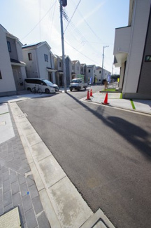 【前面道路含む現地写真】