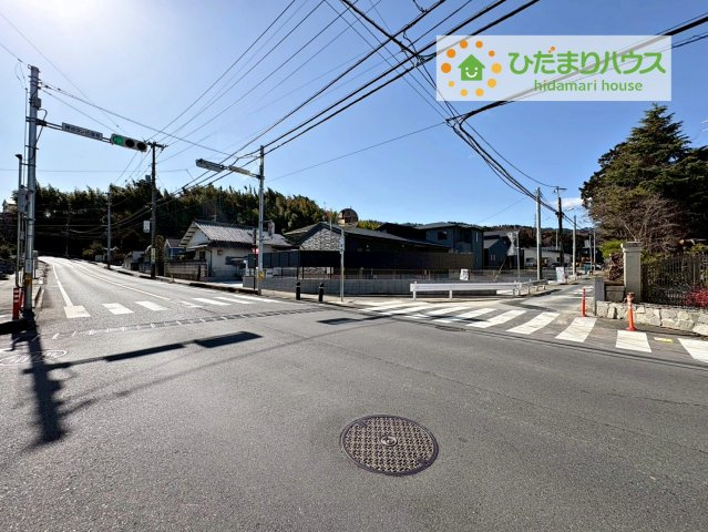 日立市滑川本町3期　新築戸建　1号棟の前面道路含む現地写真|車の出入りもラクラクできちゃいます(^^♪