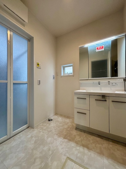 筑後市西牟田　7号地の洗面所