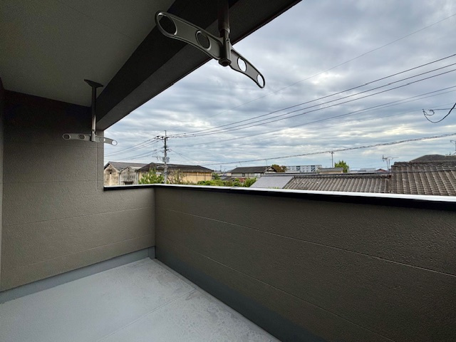 筑後市西牟田　7号地のバルコニー|たくさんのお布団と洗濯物が干せるルーフバルコニー。テラスとしての広さもありますね。