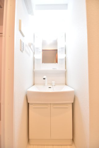 大阪市城東区中央２丁目の賃貸マンションの洗面所