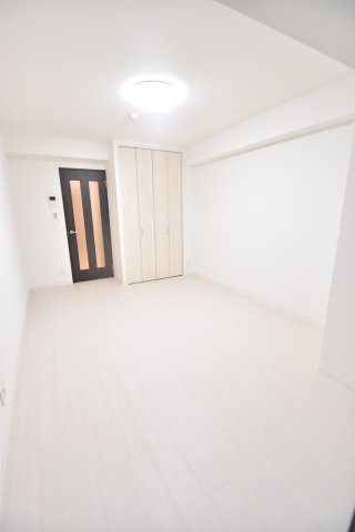 大阪市城東区中央２丁目の賃貸マンションの寝室