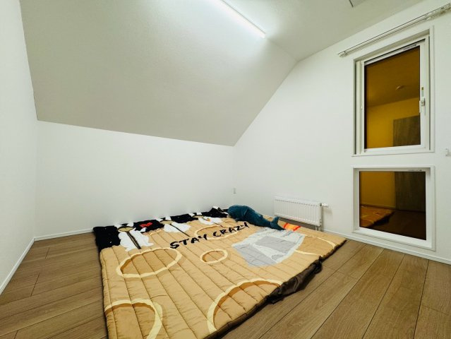 西野10条7丁目戸建の洋室|東側4.5帖洋室。
